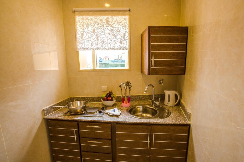 Sara Plaza (Adults Only) Aparthotel Kuwait City Exterior foto