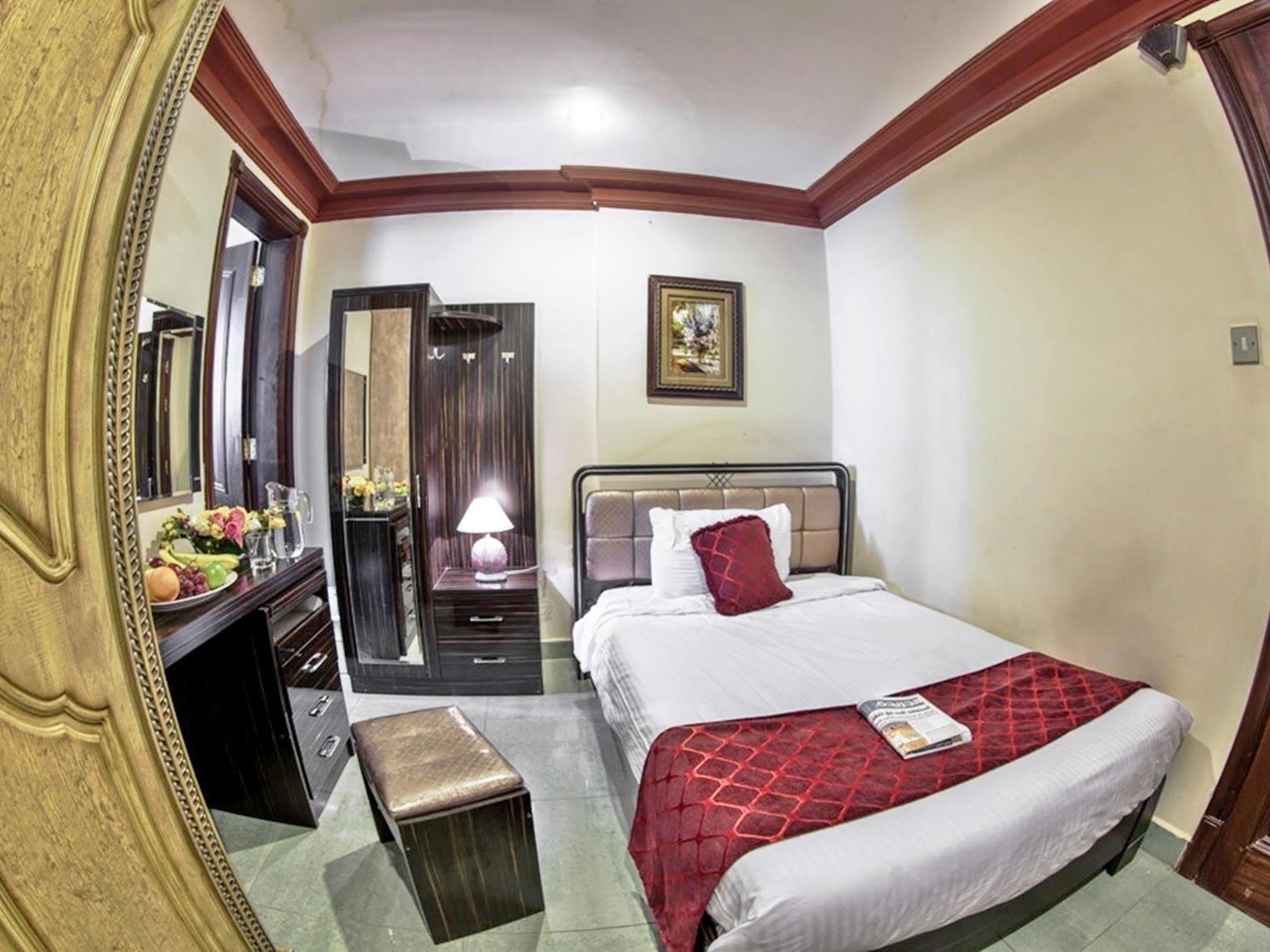 Sara Plaza (Adults Only) Aparthotel Kuwait City Exterior foto